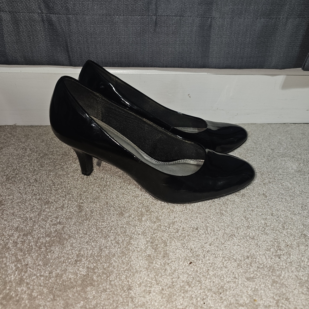 LifeStride Black Patent Classic Pump Heels 8M Soft System